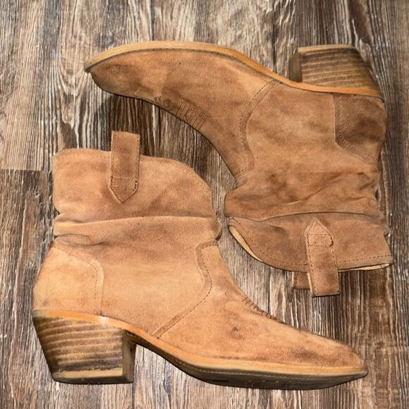 Dingo Tan Ankle Boots - Picture 1 of 8